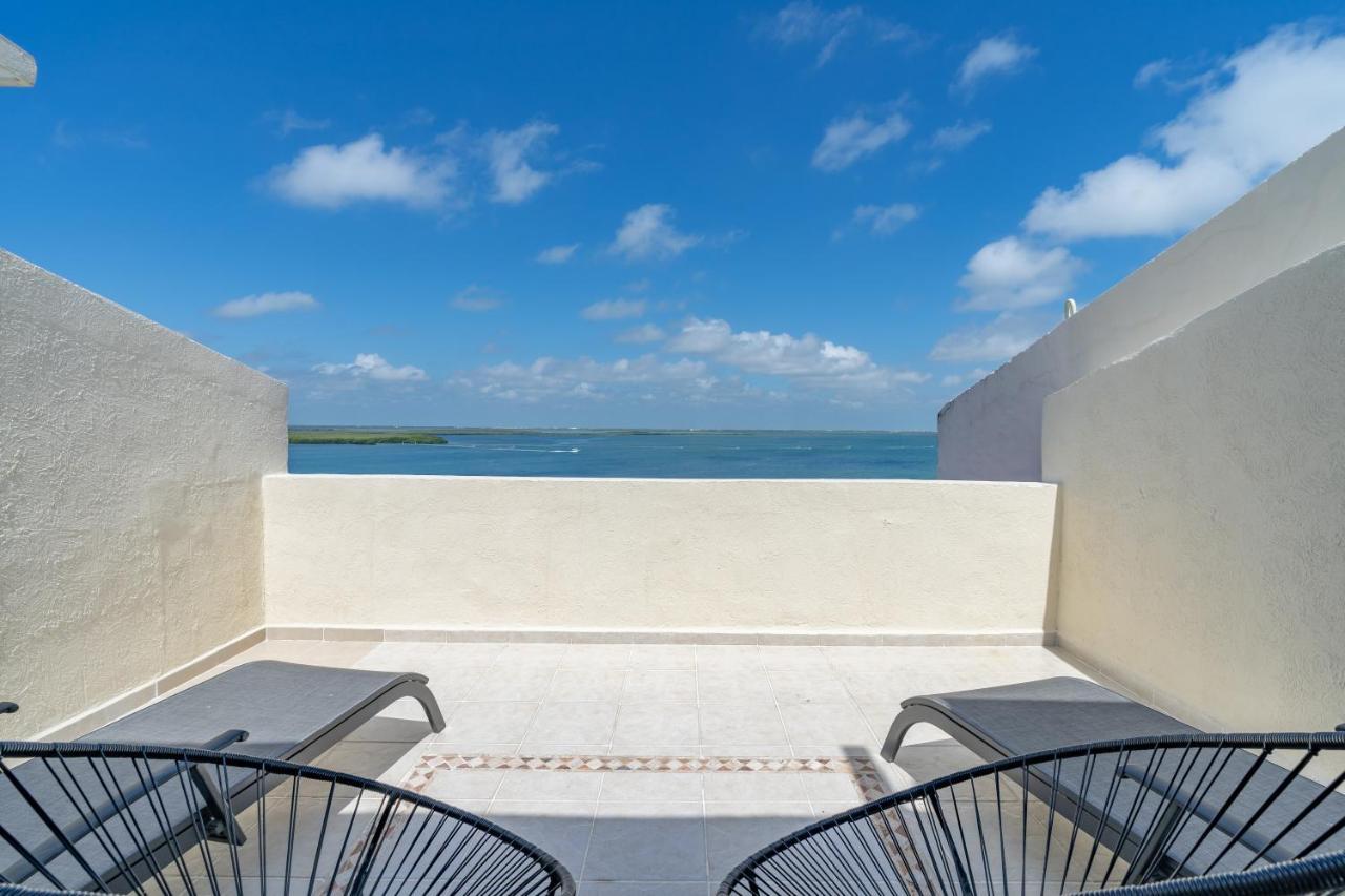 Ocean View Three Bedroom, Three Story Penthouse By The Beach Cancún Extérieur photo