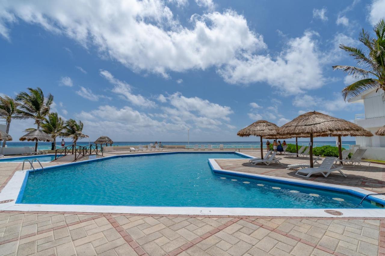 Ocean View Three Bedroom, Three Story Penthouse By The Beach Cancún Extérieur photo