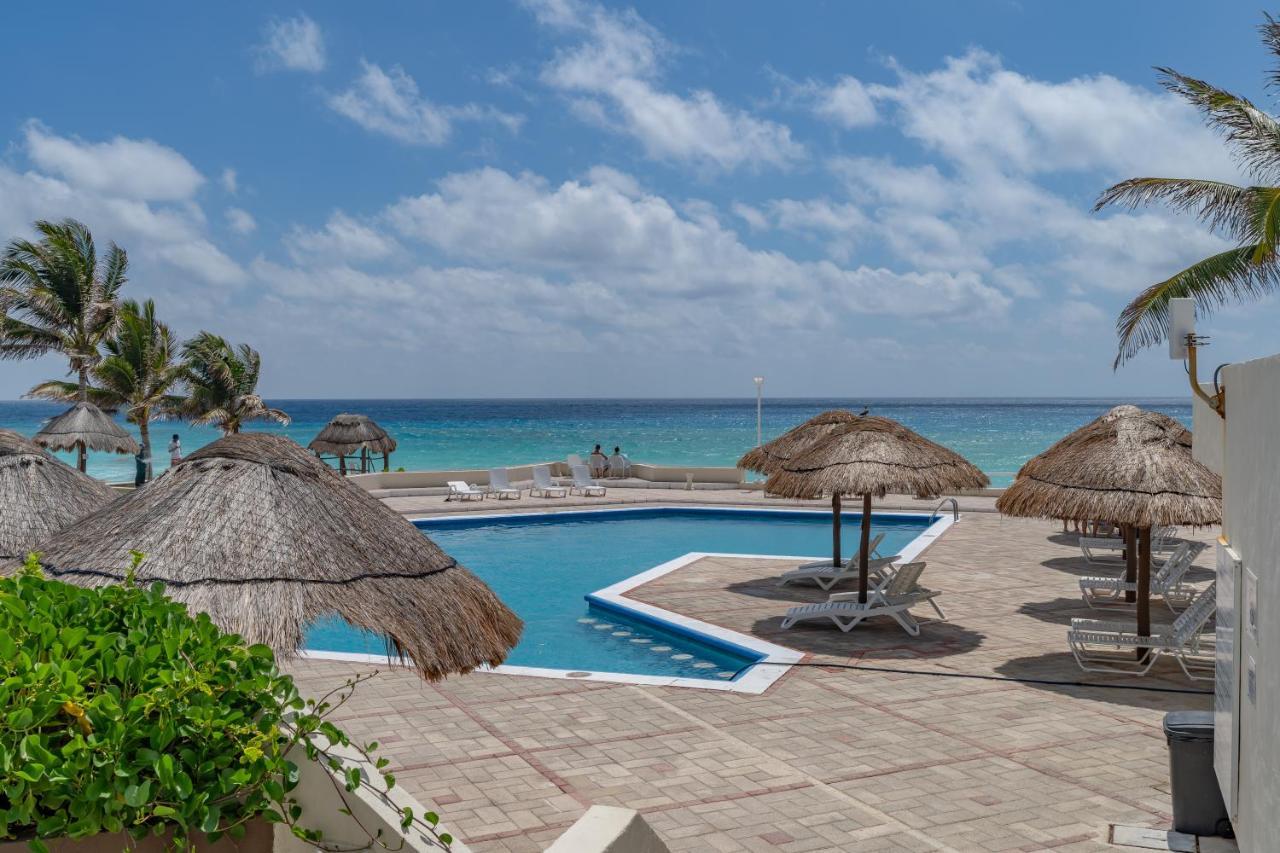 Ocean View Three Bedroom, Three Story Penthouse By The Beach Cancún Extérieur photo